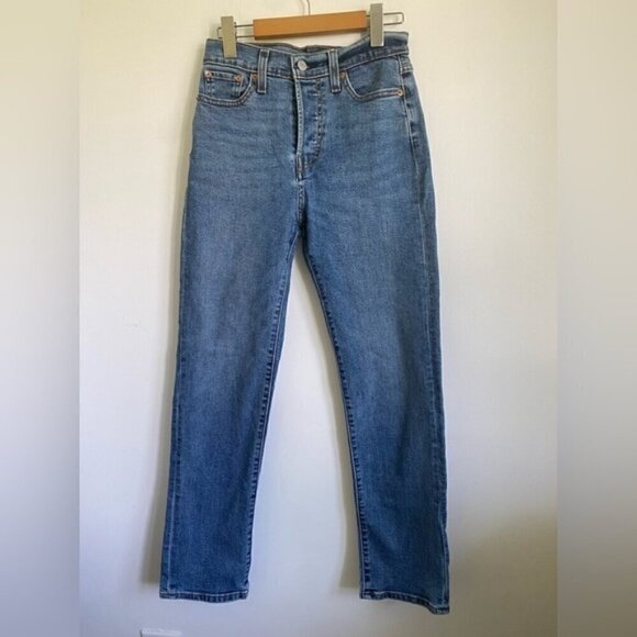 Levi’s Women Wedgie Straight Crop Denim High Rise Jeans • Medium Blue Wash • 24 - Picture 2 of 10